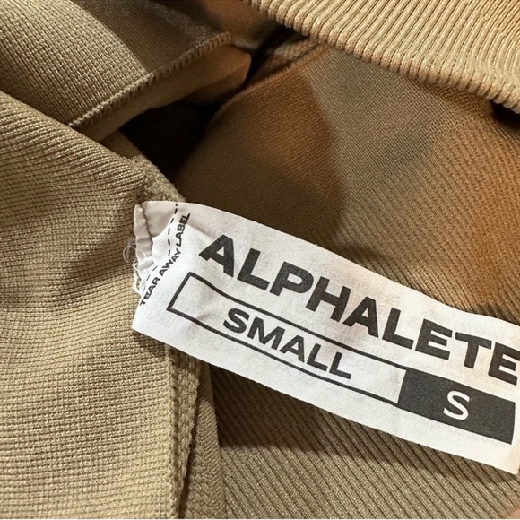 Alphalete Amplify Contour Shorts - Size S - Picture 6 of 6